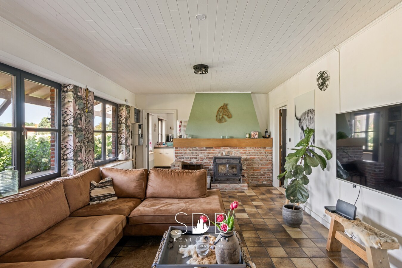 Prachtige landelijke woning met hippische accommodatie op 2,5hectare 