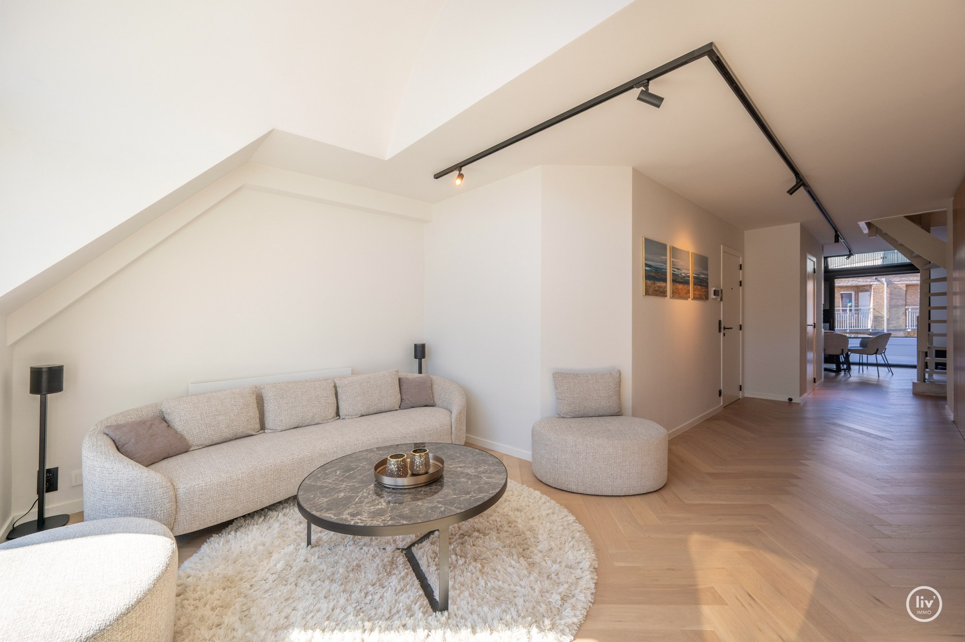 Uitzonderlijk luxueus afgewerkte duplex met royale terrassen, op topligging te Dumortierlaan. Hier werd over elk detail nagedacht 