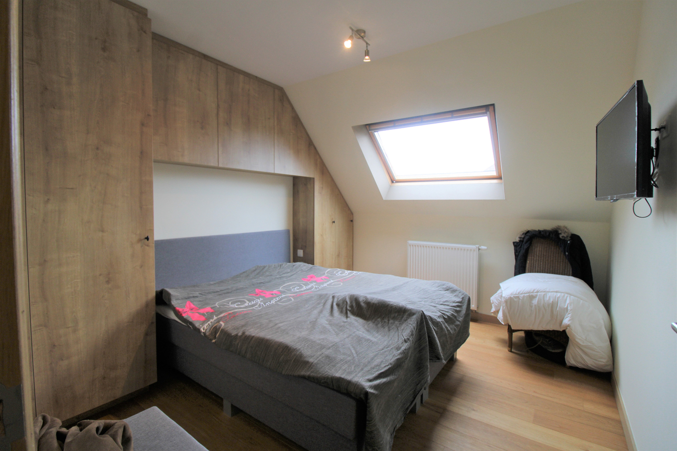 Ruime woning met 3 slaapkamers en garage in centrum Kortemark 