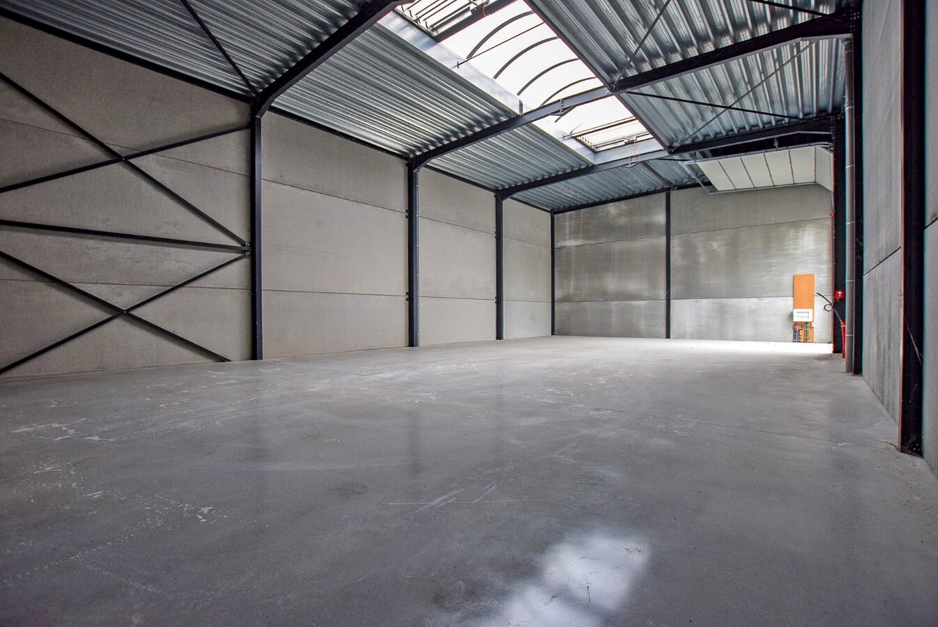 Te huur | Onder reservatie hangar (loods) - Vleteren