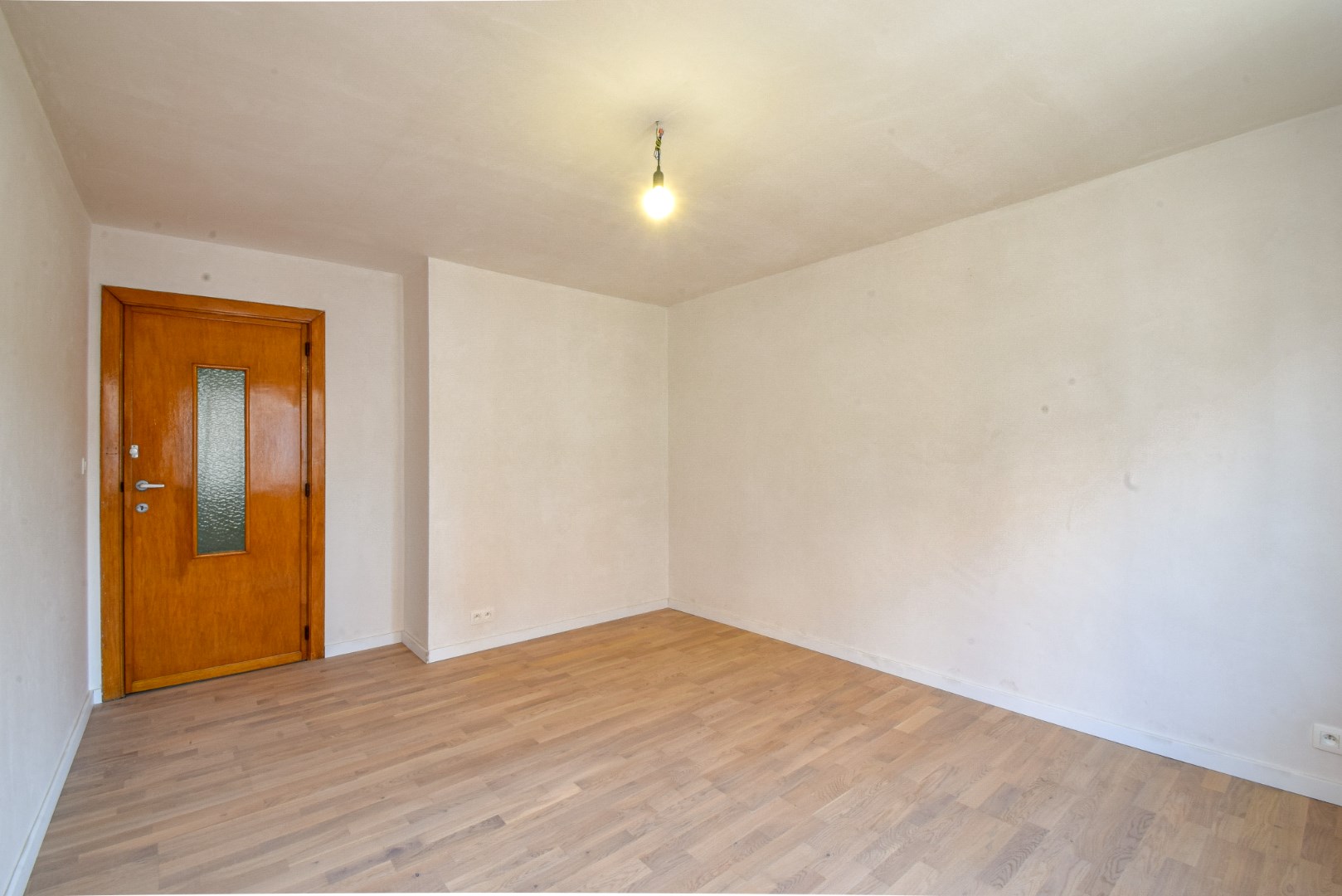 Instapklare gerenoveerde rijwoning in het centrum van Gistel 