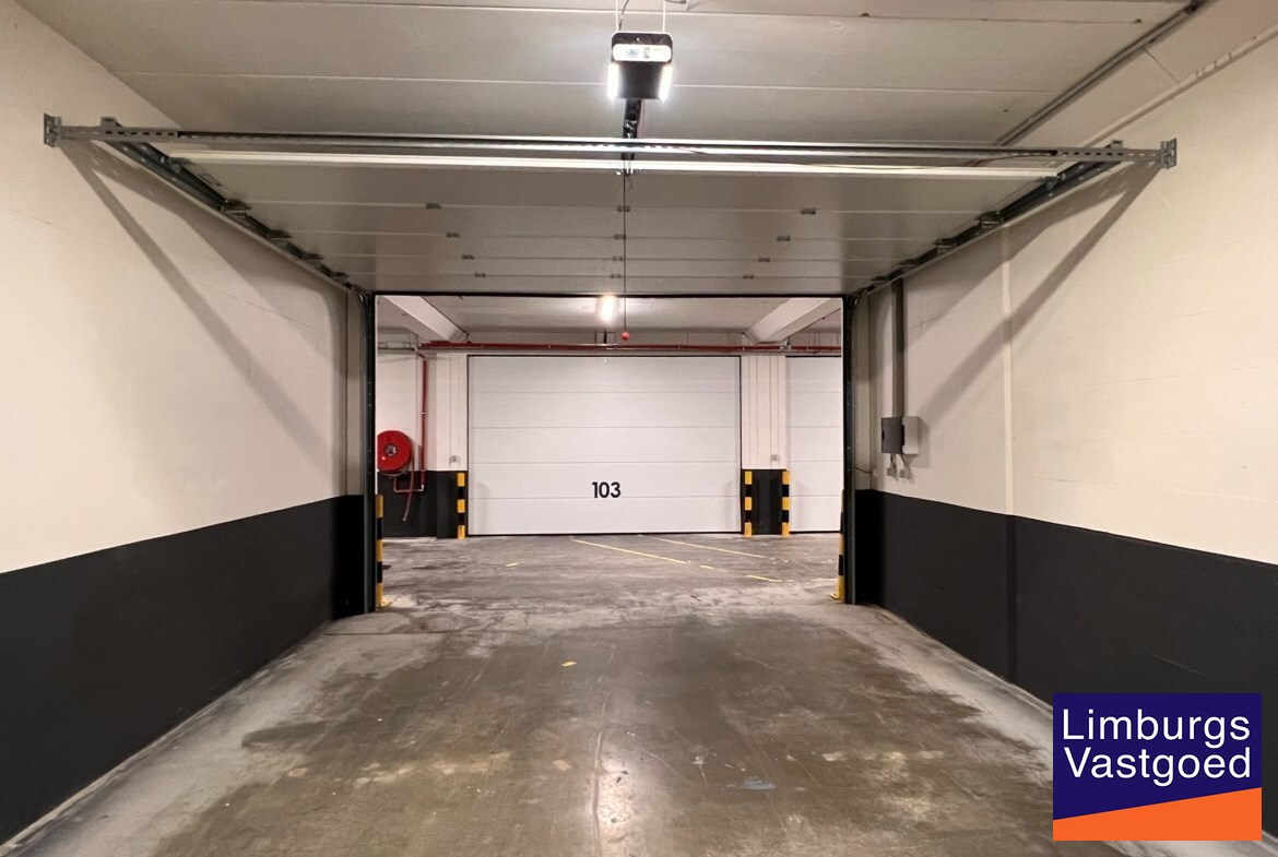 METIO - KMO UNIT 126 - 35,69 m² - sectionaal poort - nabij E-313 