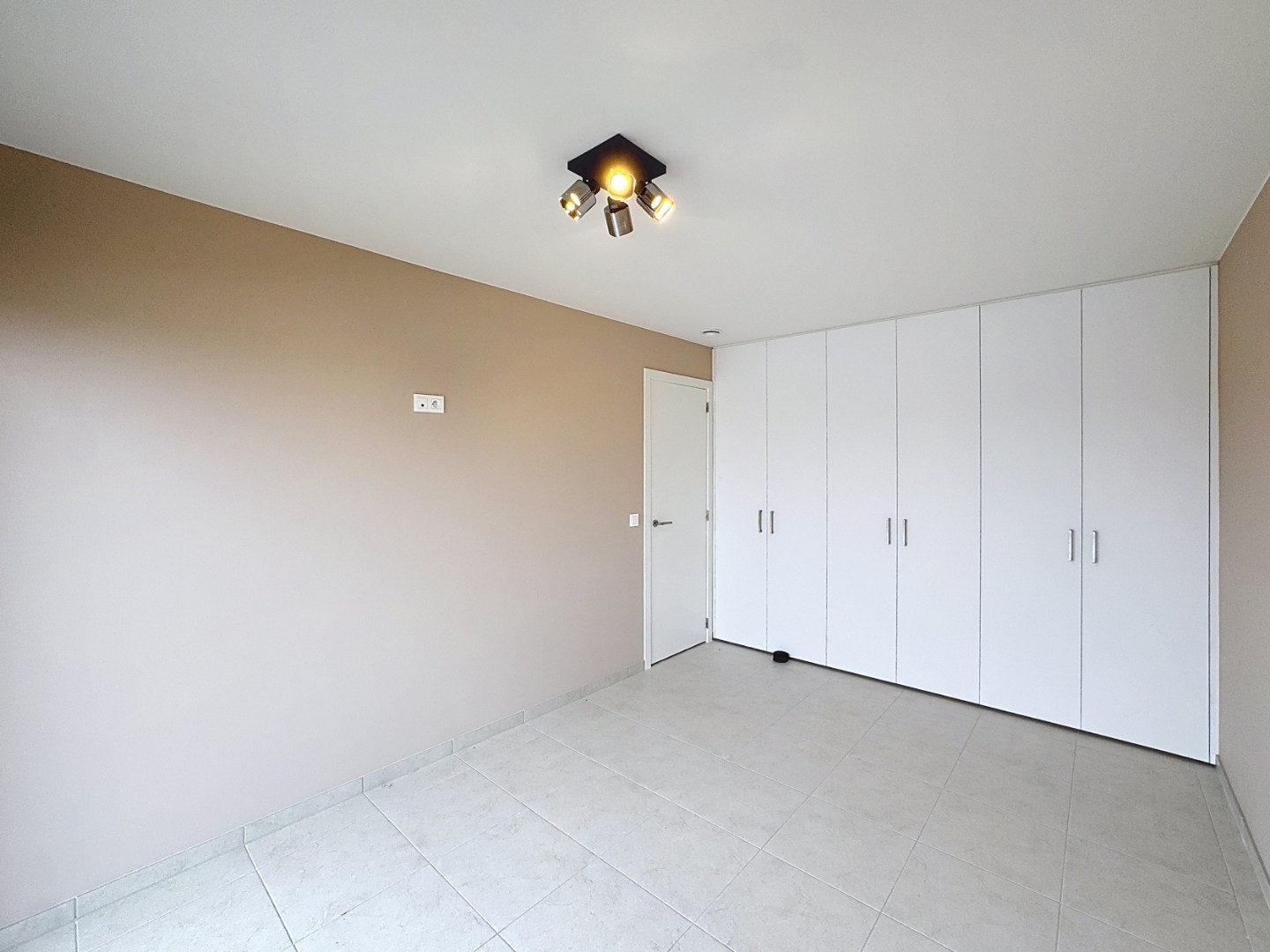 Ruim nieuwbouwappartement gelegen in het centrum 