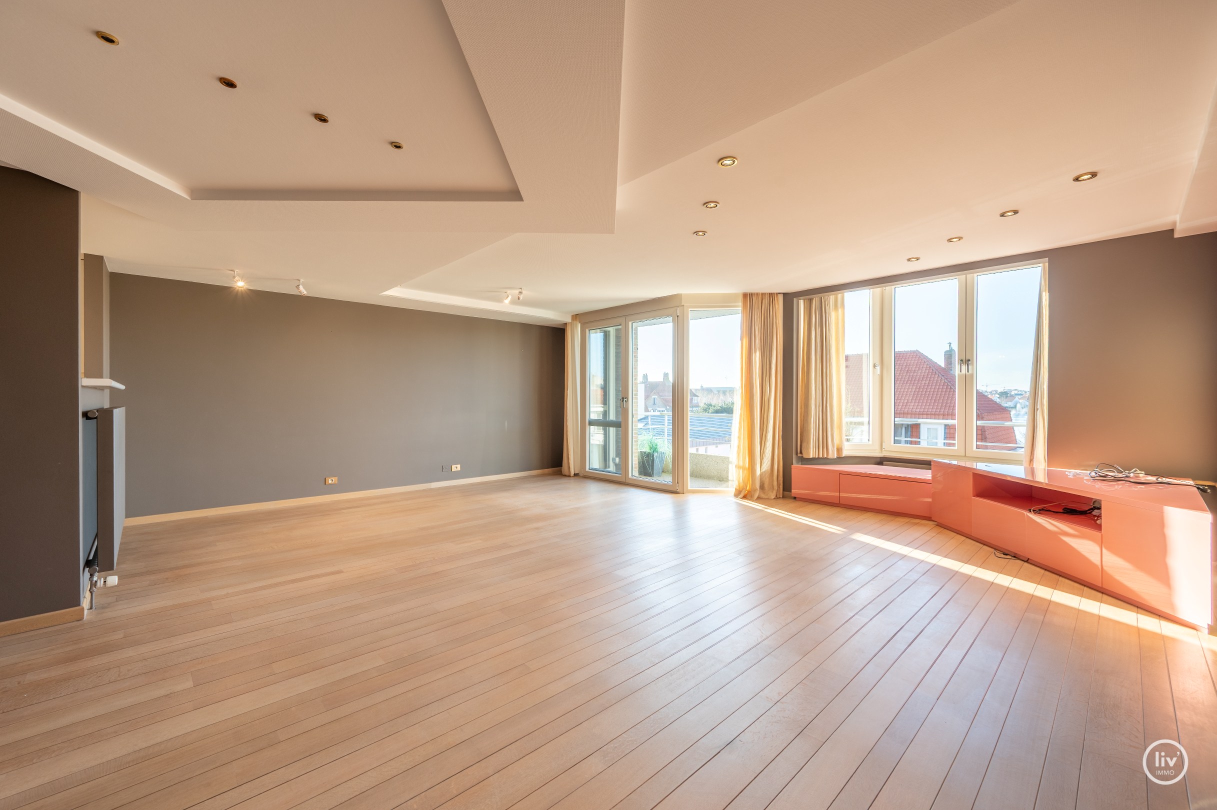 Prachtig appartement Inclusief box en staanplaats met uitzonderlijke gevelbreedte en prachtig open zicht over het zegemeer te Knokke 