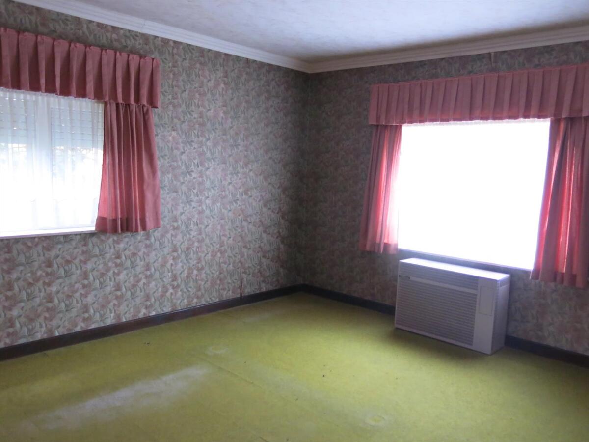 Commercieel gelegen, vrijstaande woning op perceel van 834m² 