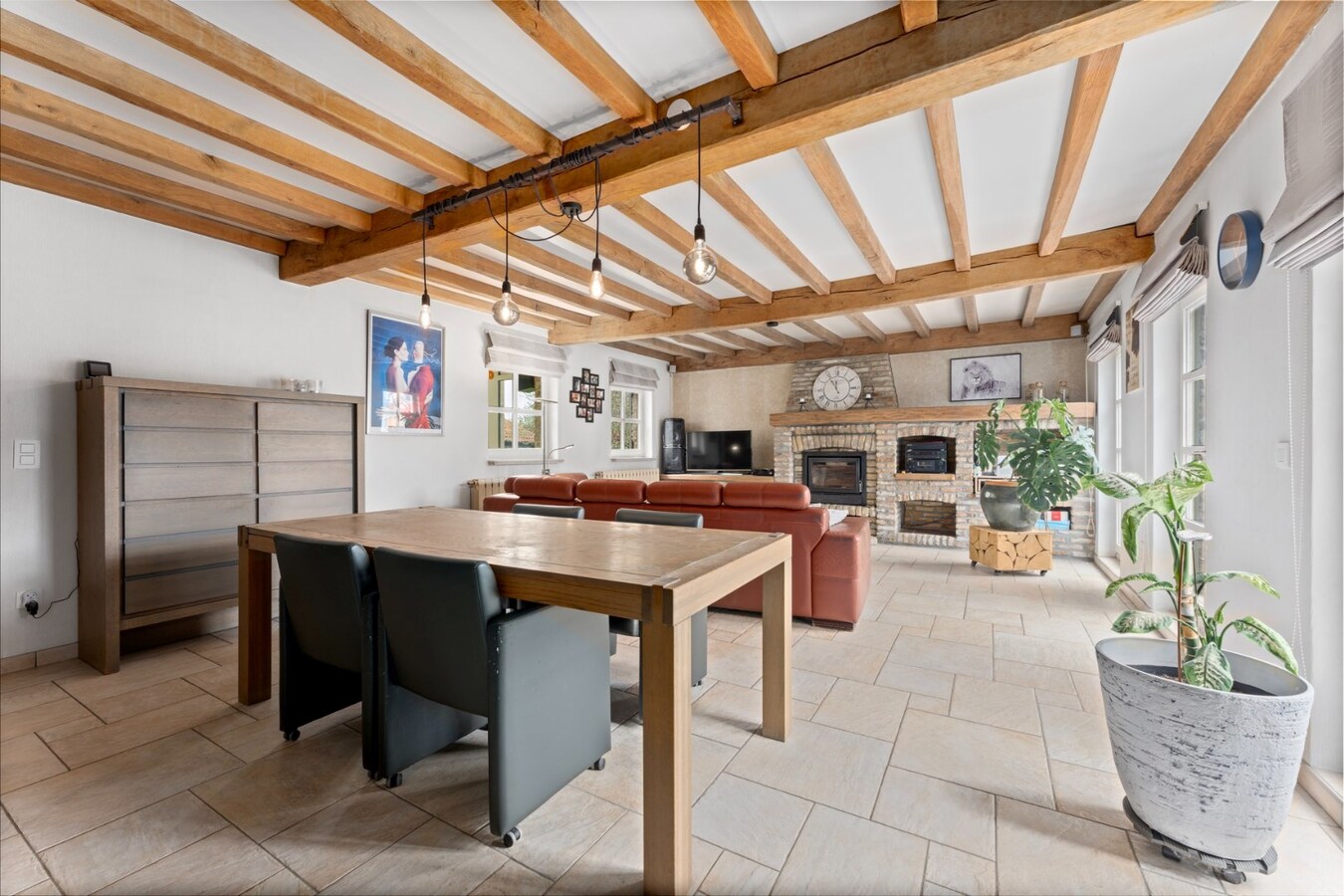 Woning met 4 slaapkamers en grote tuin te Koekelare 