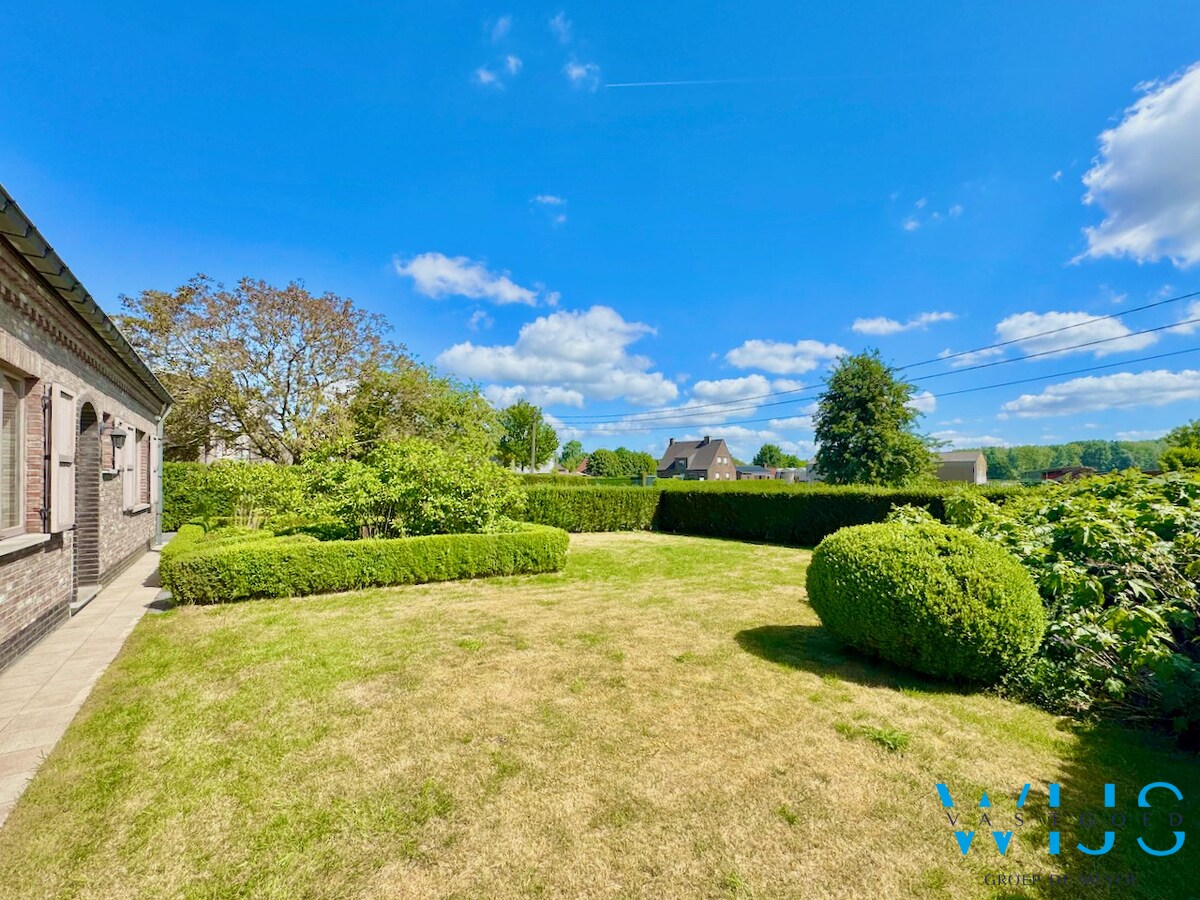 Verrassend ruim woonhuis in het landelijke Sleidinge ! 