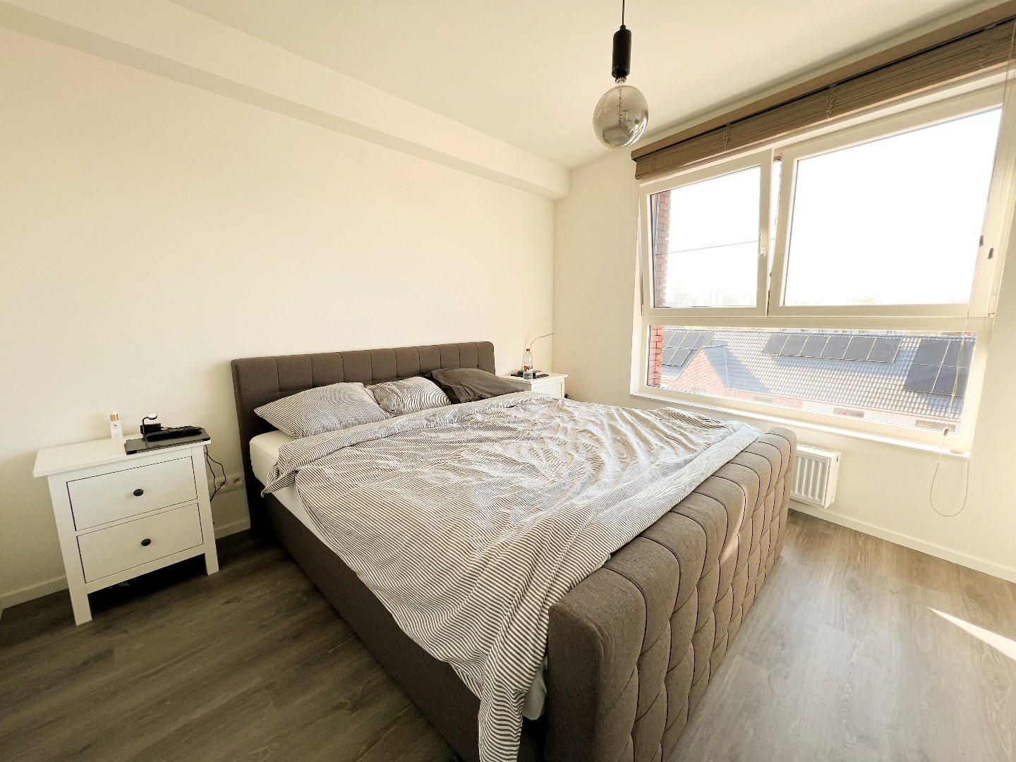 Harelbeke, klassevol 2 slaapkamer appartement met garage 275.000 euro 