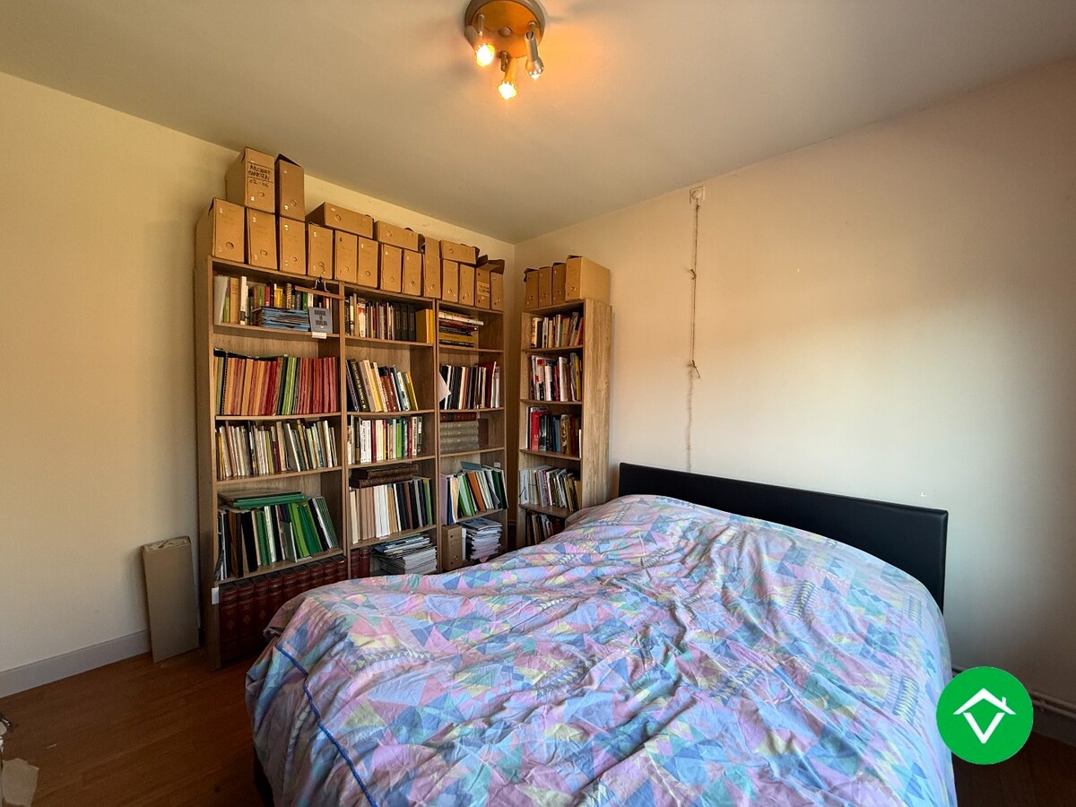 Stevige rijwoning met 4 slaapkamers, tuin en garage te Roeselare 