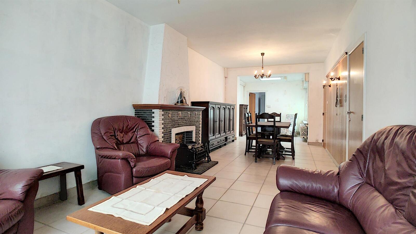 Goed gelegen, op te frissen gezinswoning - Heist 