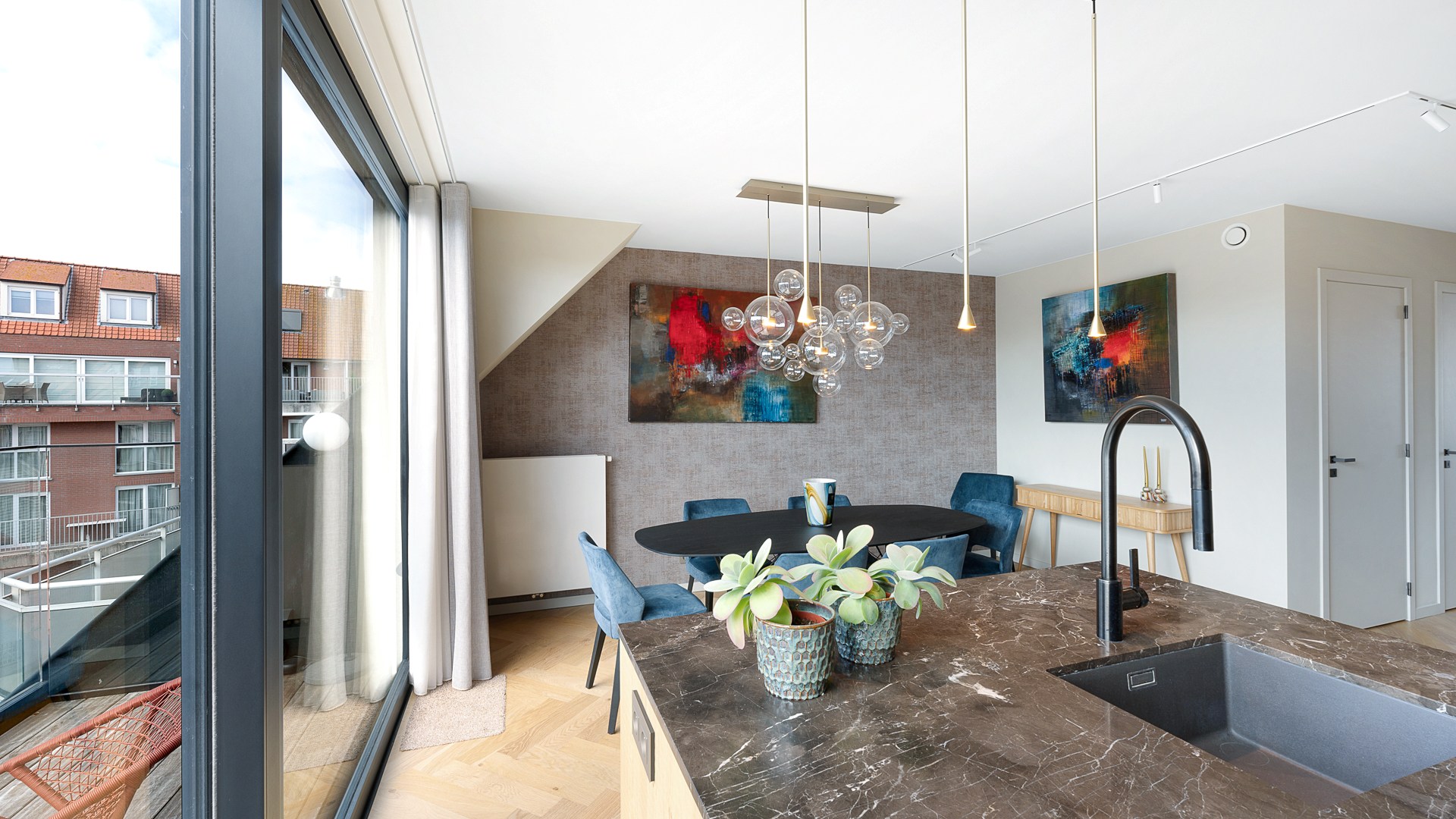itzonderlijk duplex penthouse van 125 m² in residentie William, een recent en stijlvol gebouw (2020), perfect gelegen in het centrum van Knokke 