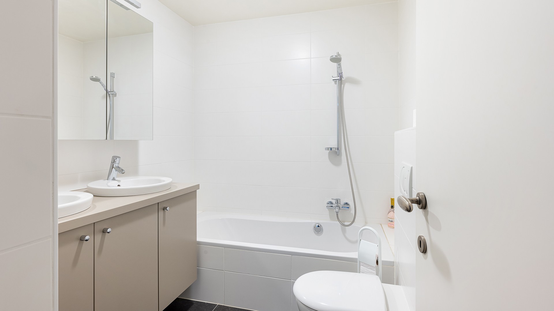 Appartement lumineux au rez-de-chaussée avec grand jardin ensoleillé à Knokke (avec possibilité d'achat d'une place de parking intérieure) 