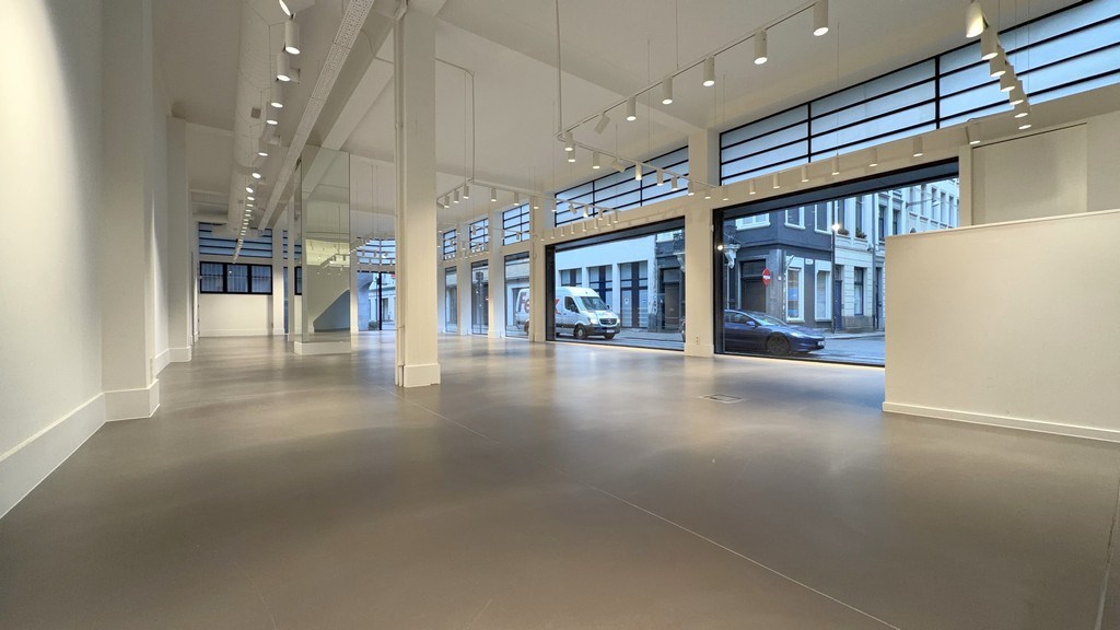 Prachtig kantoor/showroom te huur in hartje Antwerpen