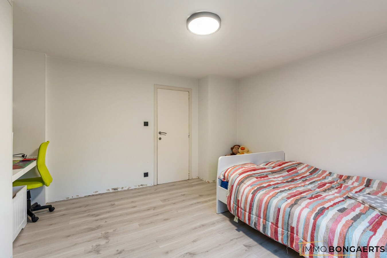 Gerenoveerde woning met 4 slaapkamers op rustige ligging 