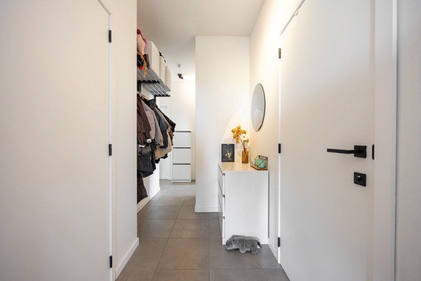 Prachtig, energiezuinig dak appartement met 3 slaapkamers, terras en carport 