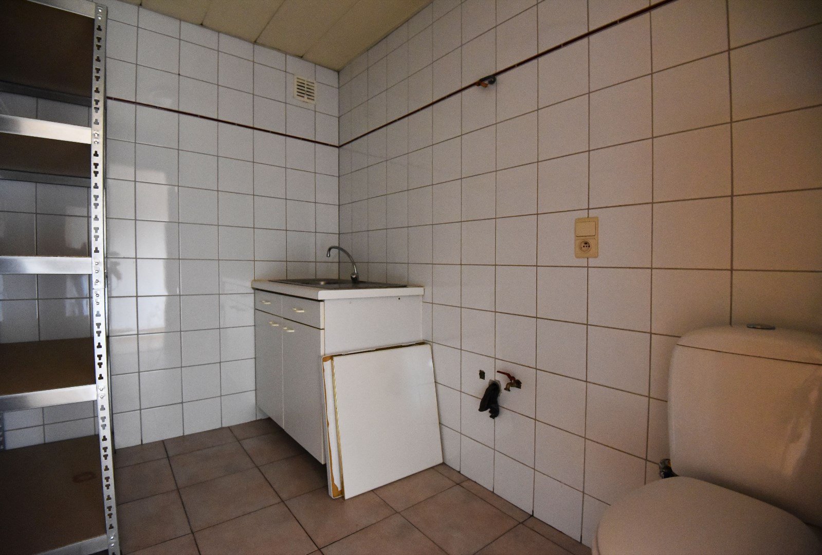 Ruime serviceflat (80m²) met 2 slpks,  2 terrassen en ruime garage (21m²) te Maldegem 