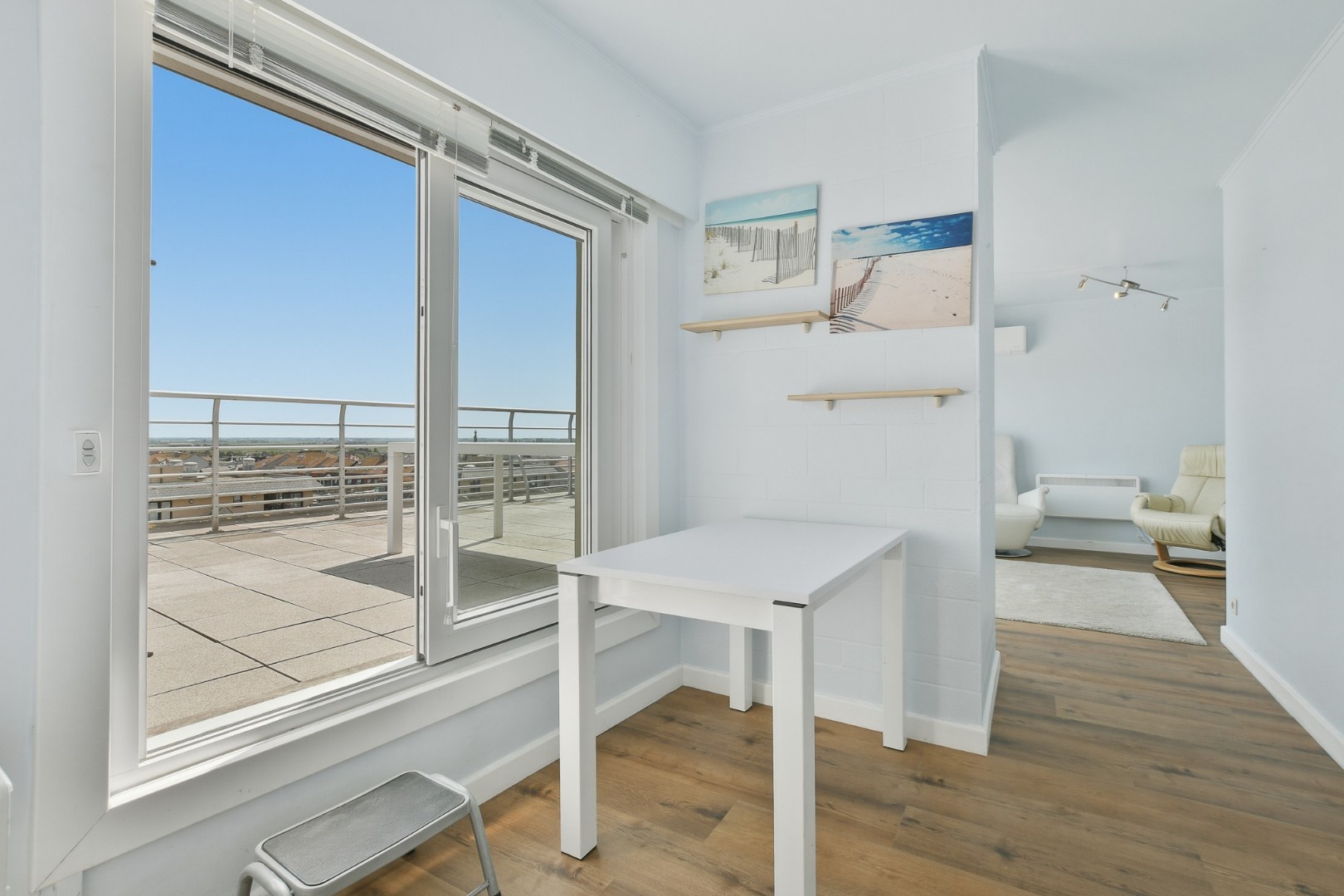 Uniek dakappartement met zonnige ligging en indrukwekkende vergezichten te Wenduine! 