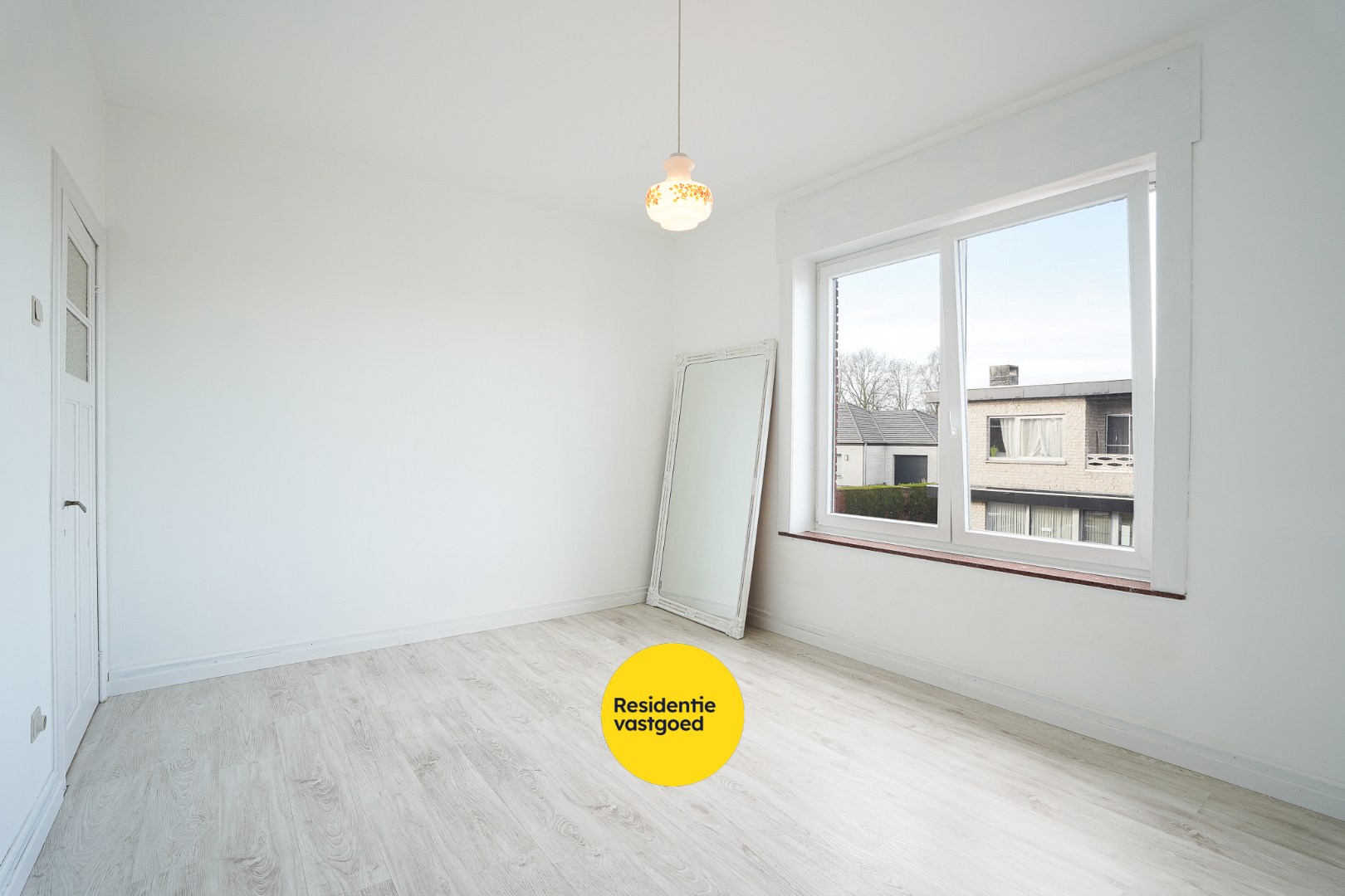 Zeer mooi onderhouden woning in het centrum van Aartrijke 