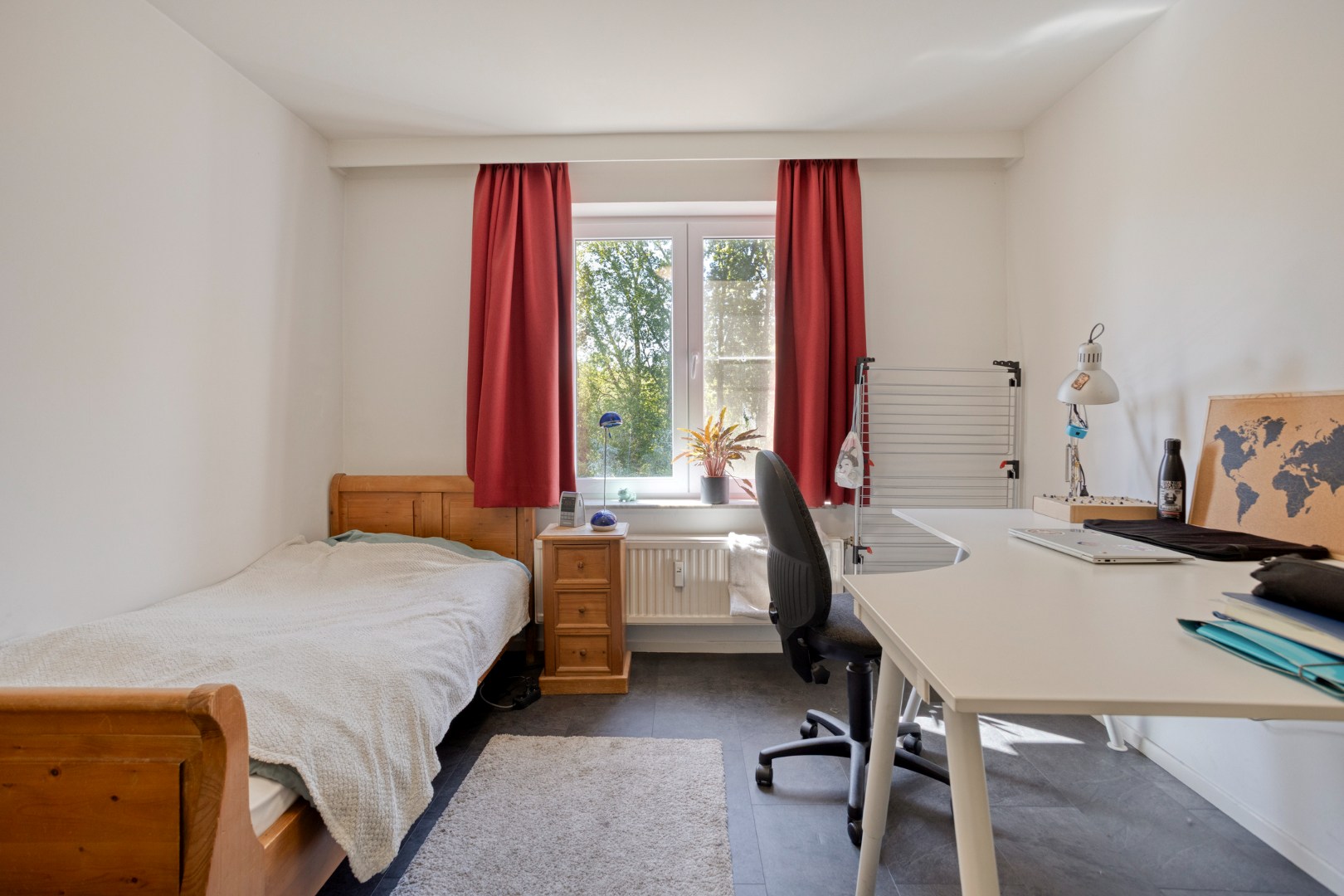 Gunstig gelegen gerenoveerd appartement met 2 ruime slaapkamers en groot terras vlakbij Leuven - EPC 186 kWh/m² - bewoonbare oppervlakte 104 m² 