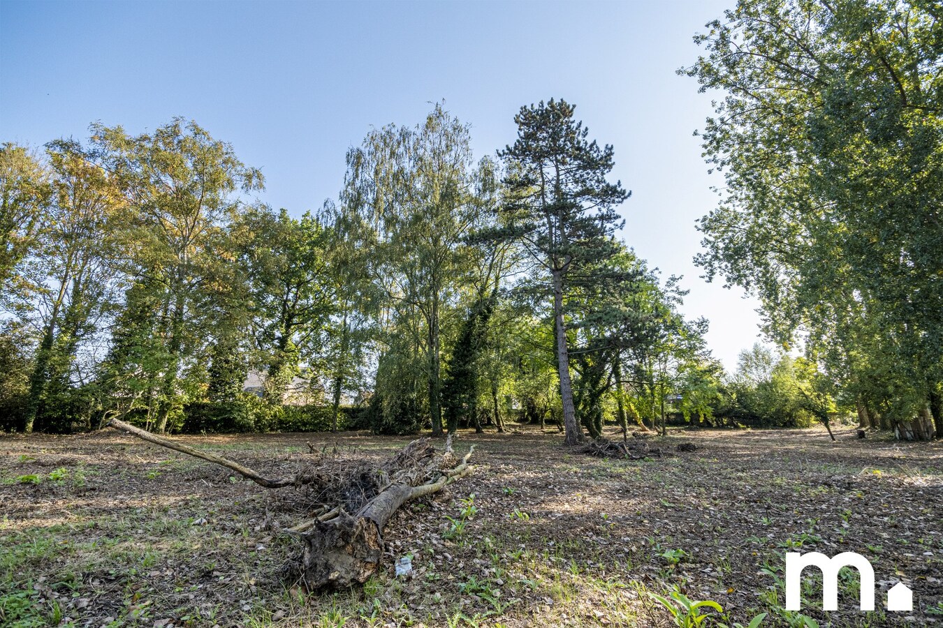Exclusief bouwperceel (5305 m2 ) met panoramisch verzicht op toplocatie in Kortrijk ! 