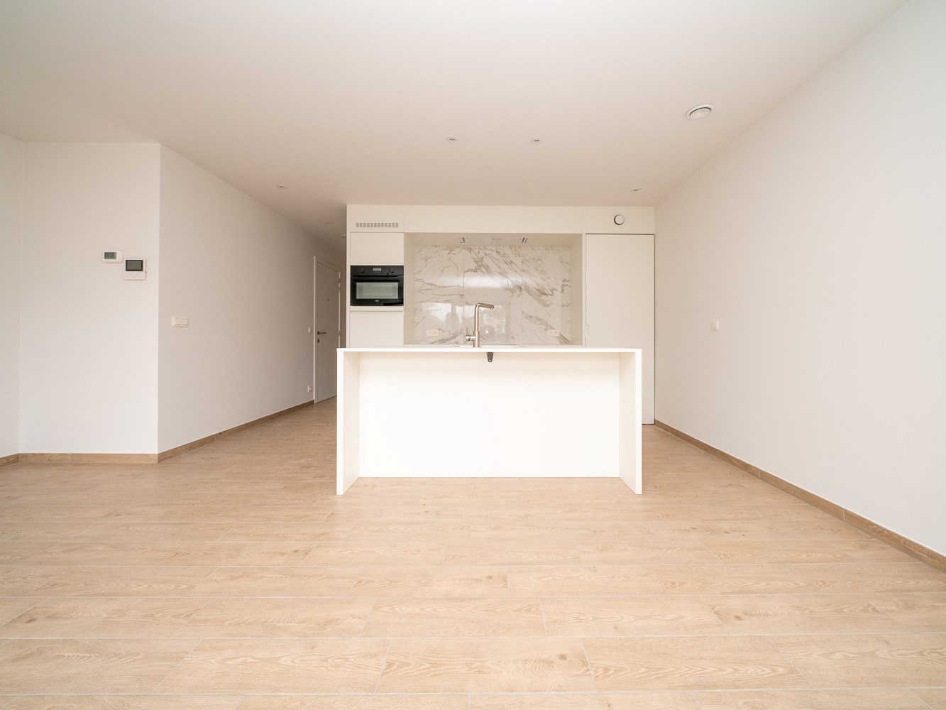 Nieuwbouw 1-kamer appartement met parking, kelder &amp; terras 