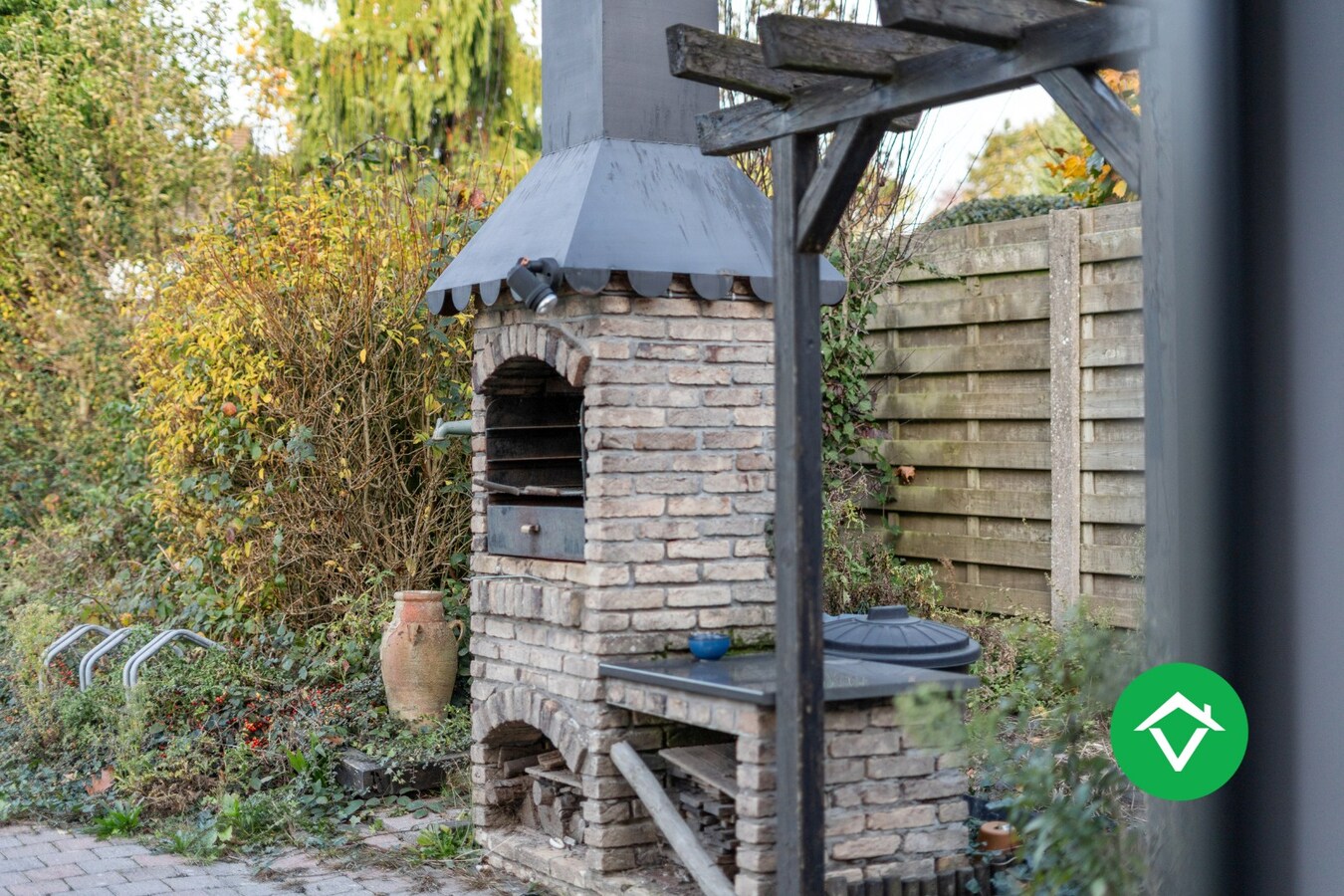 Instapklare vrijstaande woning met zonnige tuin in rustige woonwijk te Eernegem 