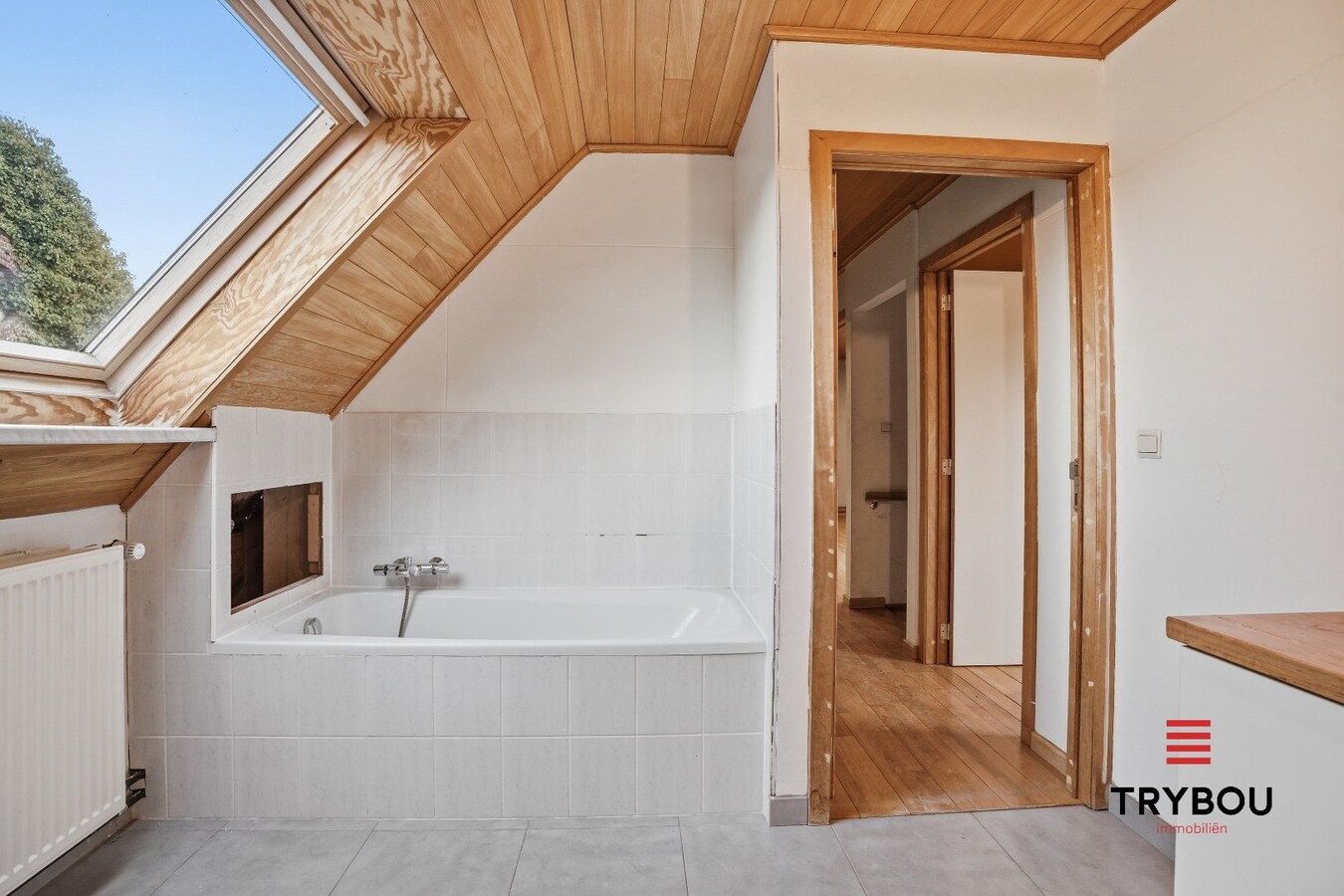 Halfopen bebouwing met 4 slaapkamers in Poelkapelle! 