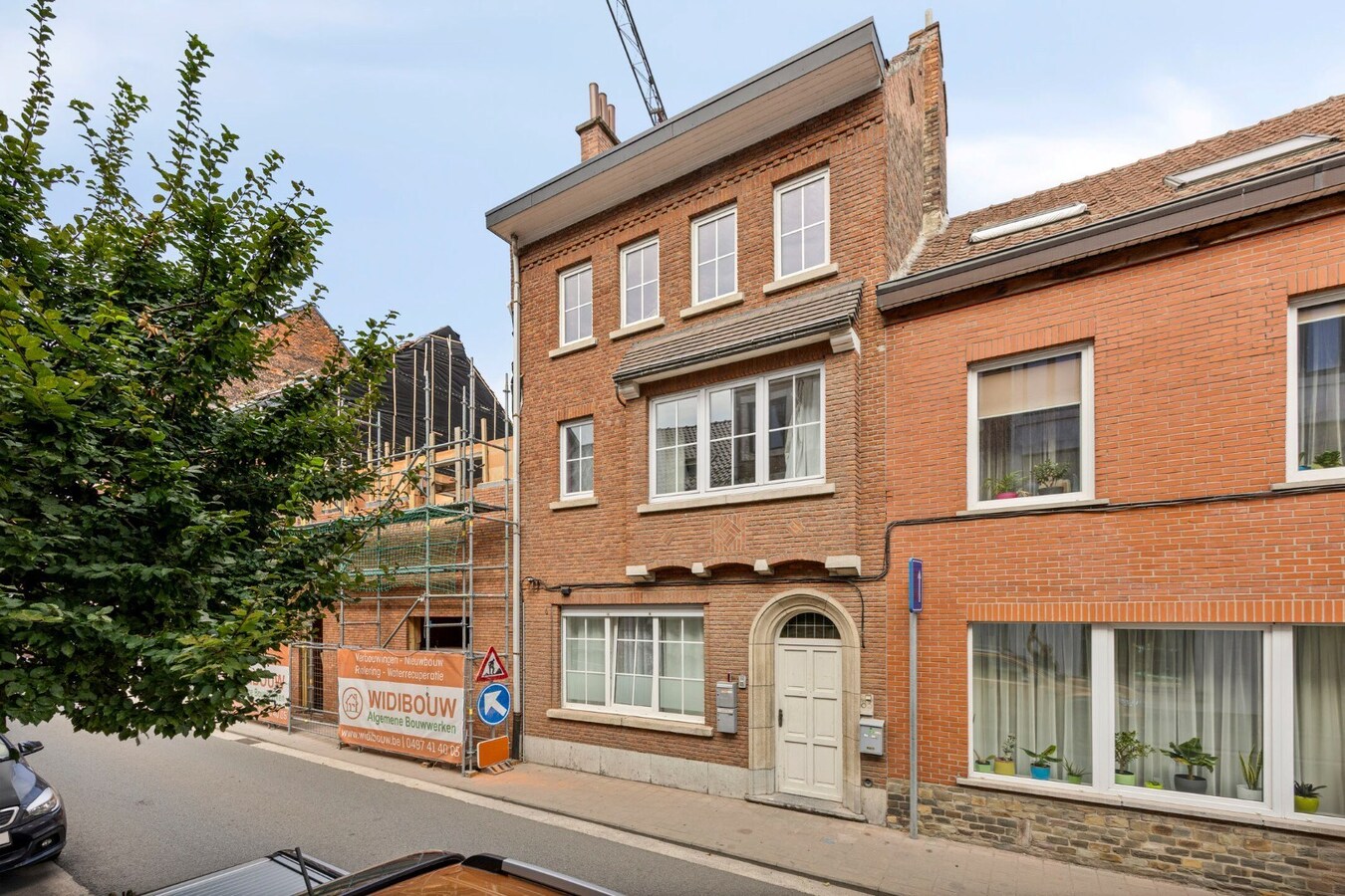 Gebouw/herenhuis bestaande uit 3 appartementen te Tienen 