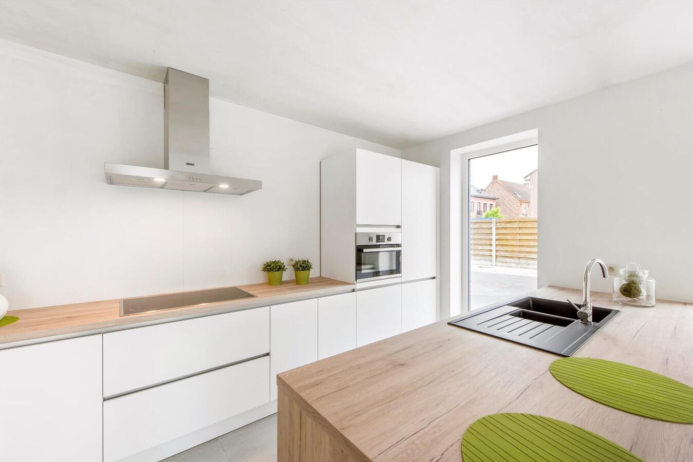 Ruime Halfopen nieuwbouwwoning met bureel 