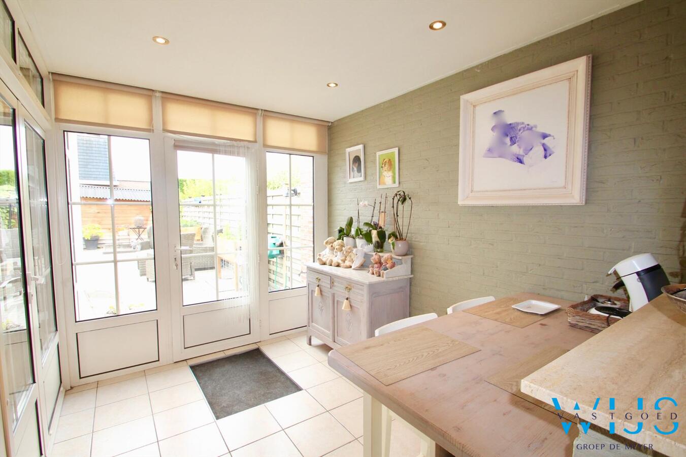 Gezellig &amp; ruim woonhuis in een zeer aangename wijk te Ertvelde ! 