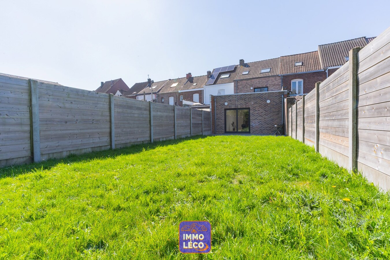 Maison rénovée en 2025 avec jardin, volumes impressionants ! 