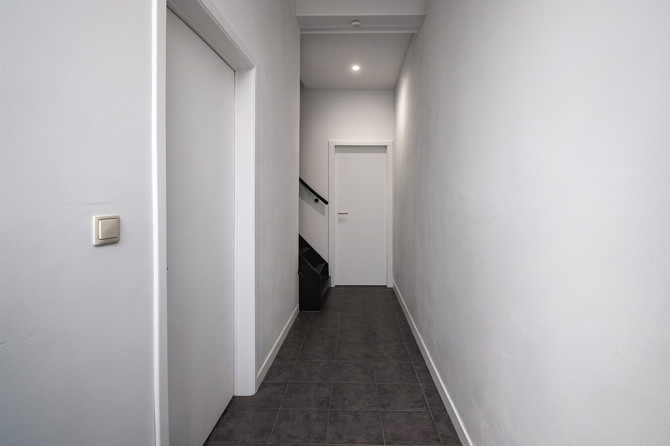 Te koop: Charmante centraal gelegen stadswoning met vijf slaapkamers in hartje Sint-Niklaas! 