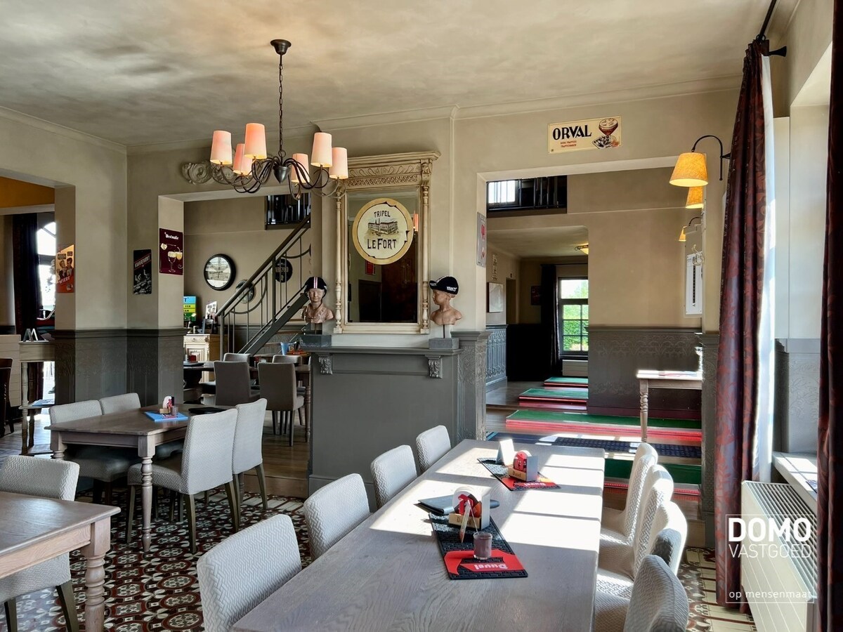 Multifunctioneel handelspand, gunstig gelegen met veel parkeergelegenheid en energielabel C 