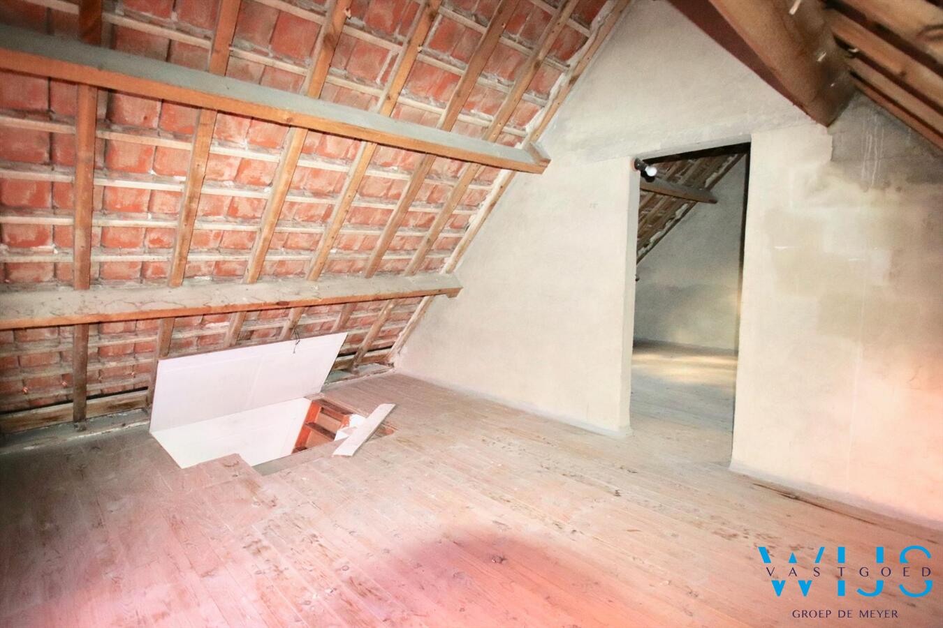 Te renoveren woonhuis op een mooi perceel van 870m² te ERTVELDE! 