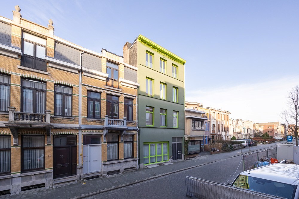 Ruime gezinswoning met grote koer (overdekt terras) nabij het Rivierenhof te Deurne 