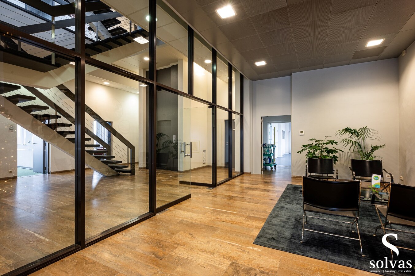 Uniek kantoorgebouw (2131m²) aan de N9! 