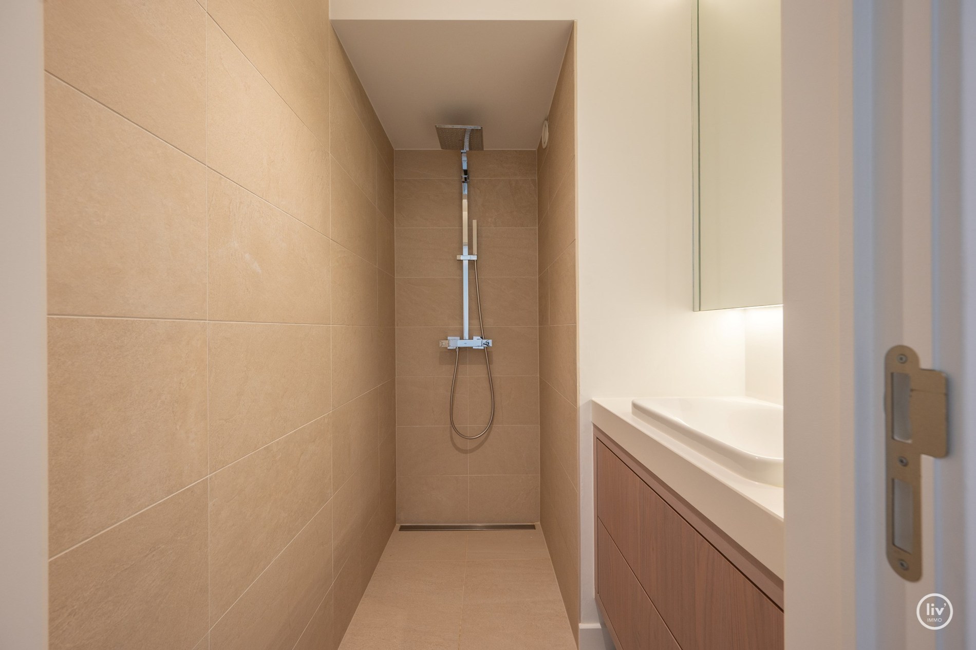 Élégant et récemment rénové duplex appartement au cœur de Knokke. 