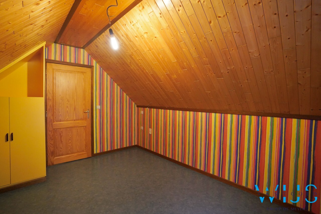 Super gezellig woonhuis met ruime garage te Boekhoute ! 