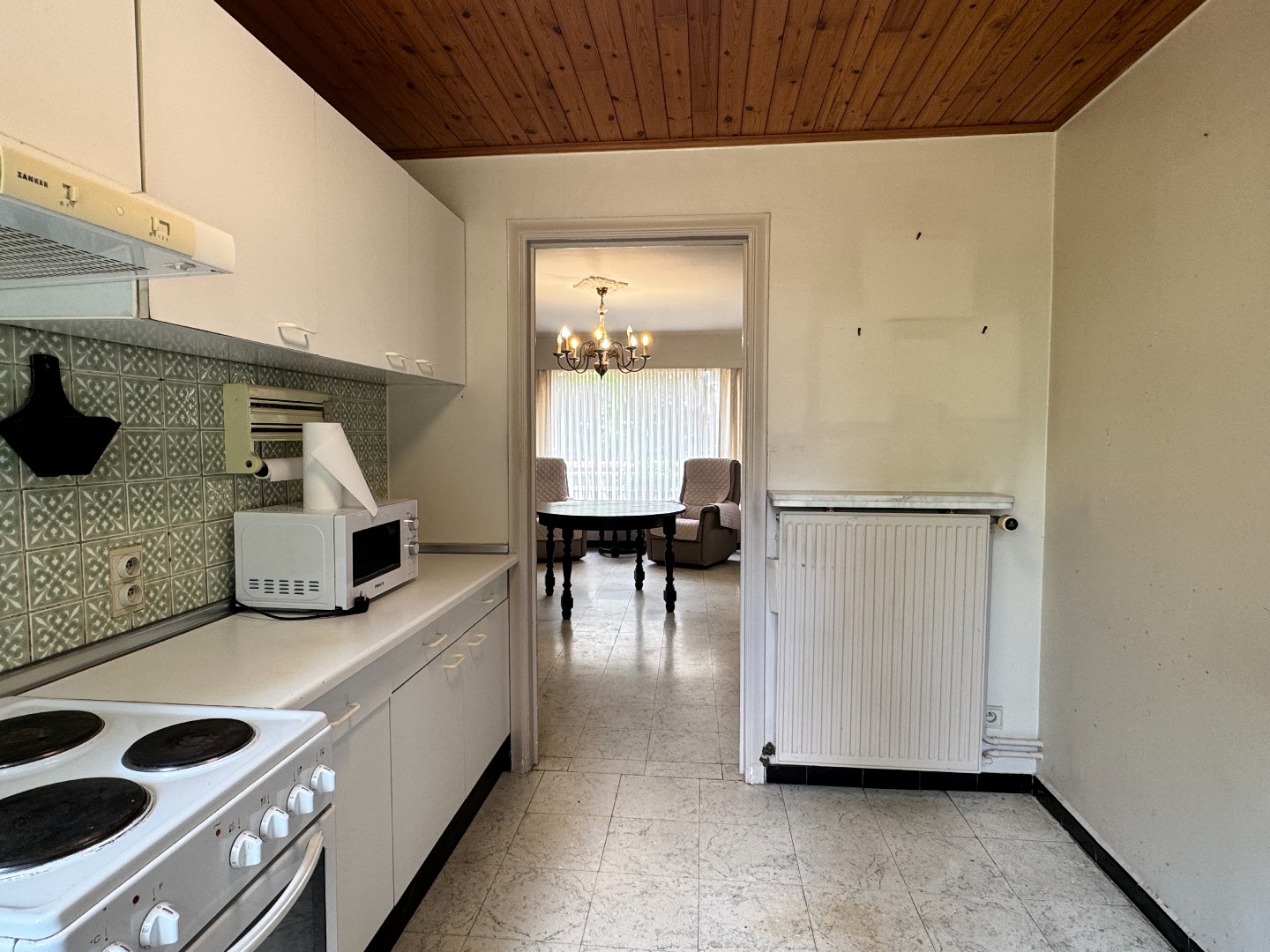 Open bebouwing met garage op een rustige, residentiële ligging 