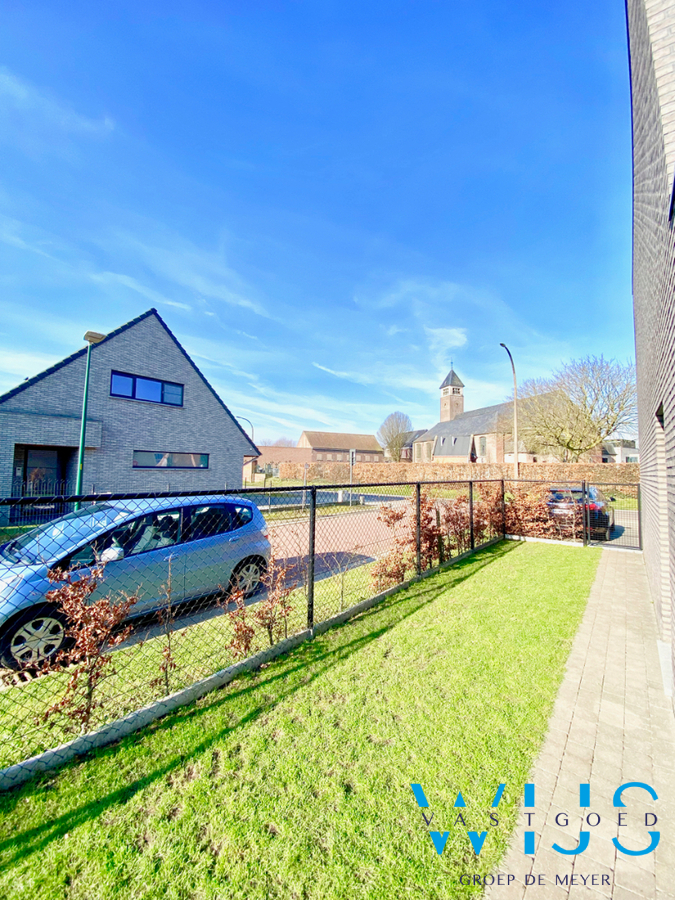 Recente ALLEENSTAANDE woning in hartje KLUIZEN 