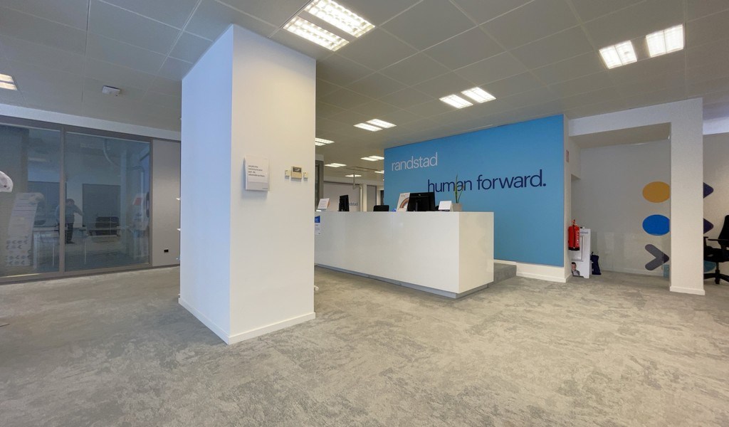 Commercieel gelijklvoers te huur vlakbij stadsring Mechelen