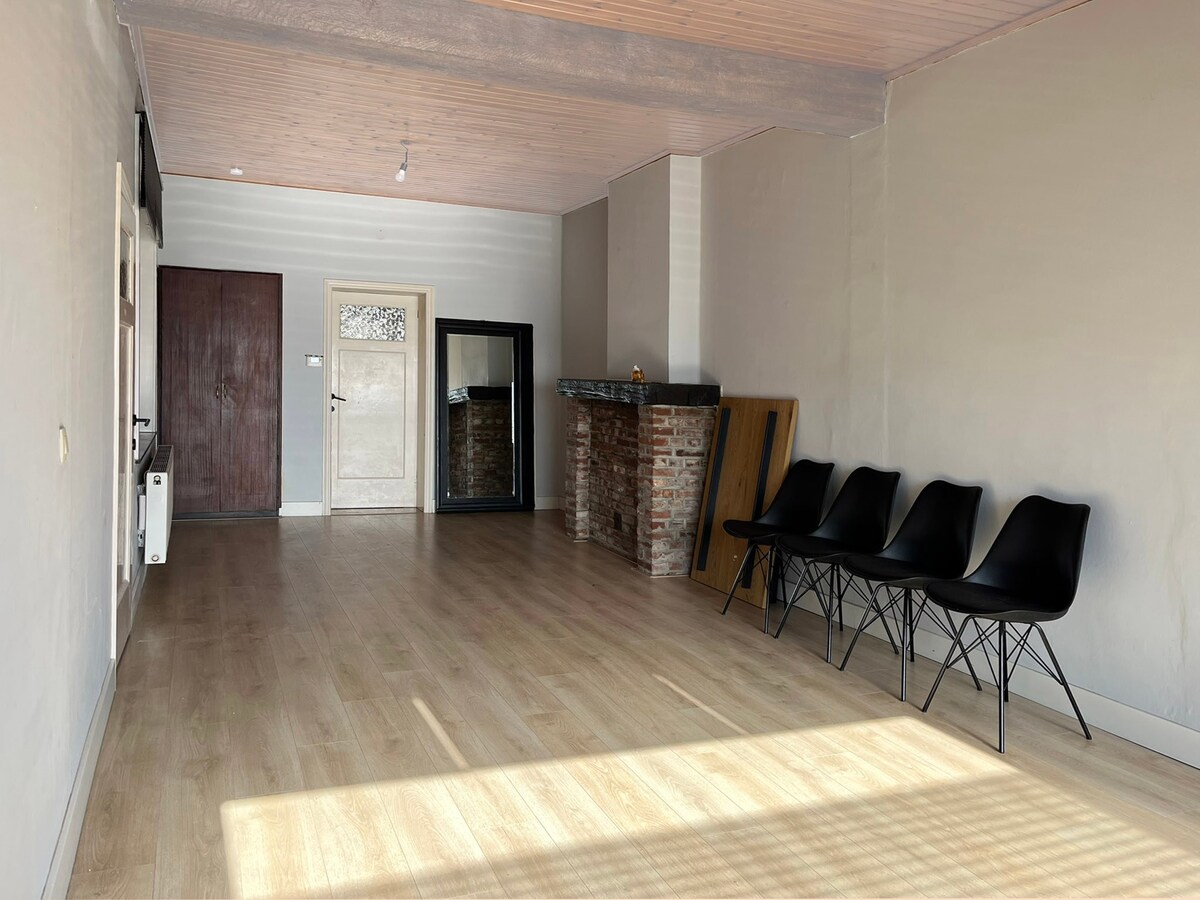 Interbellum-woning met 4 slaapkamers en tuin 