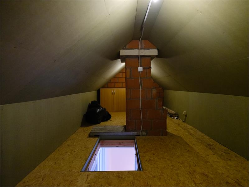 Prachtige, instapklare, halfopen bebouwing in rustige, residentiële wijk in Sleidinge. 