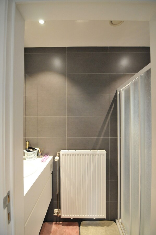 NIEUWE PRIJS! Appartement met 2 slaapkamers 