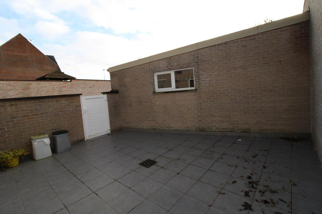 Gelijkvloers appartement met 2 slaapkamers en groot terras in centrum Koekelare 