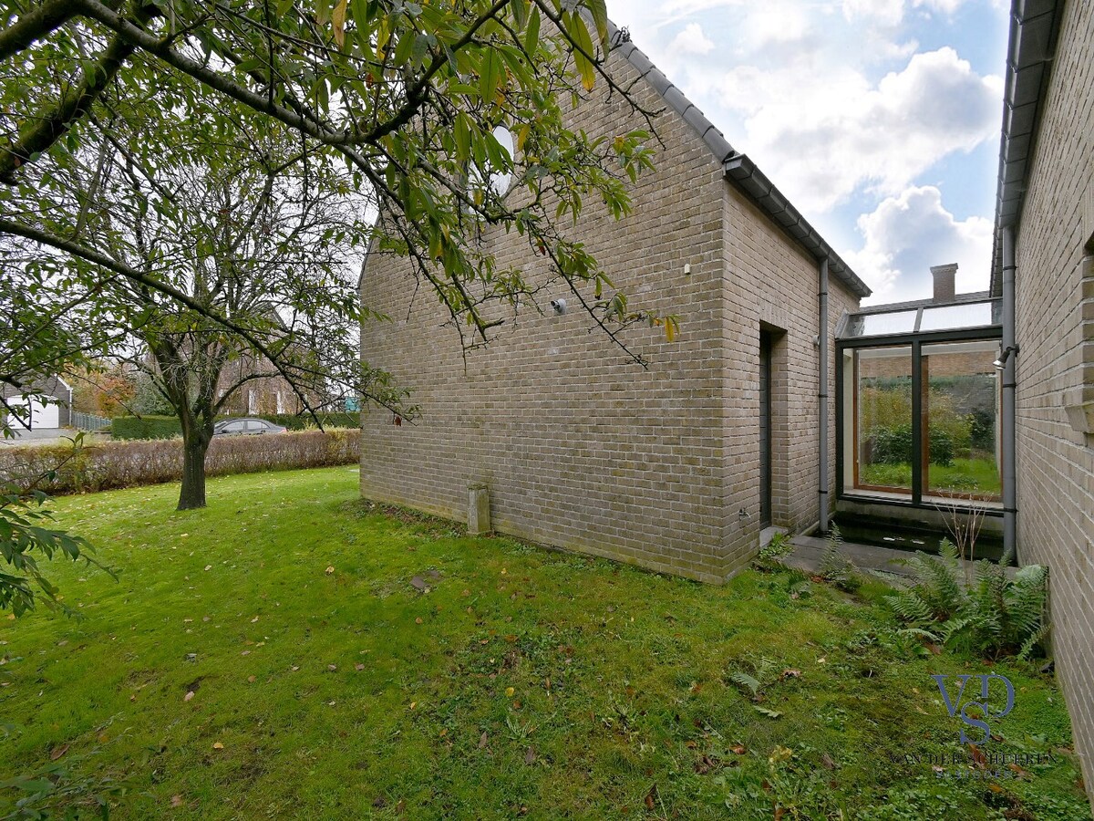 Knappe villa in 't groene Schelderode (EPC van 216 !). 