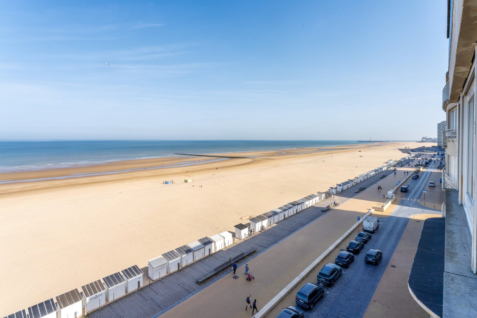 APPARTEMENT HAUT DE GAMME DE 2 CHAMBRES AVEC TERRASSE ET VUE SUR MER 