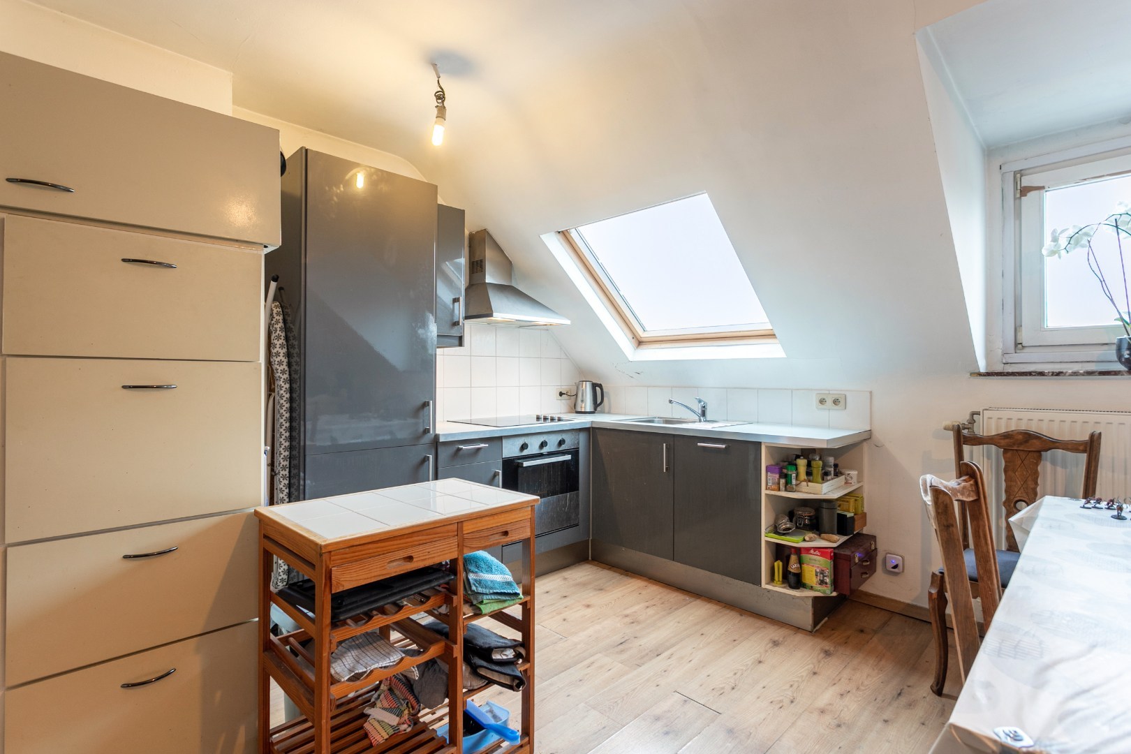 opbrengsteigendom: commercieel glv en 3 appt 