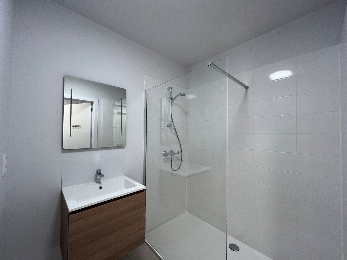 Superbe appartement 3 chambres, 2 salle de bains et  terrasse 