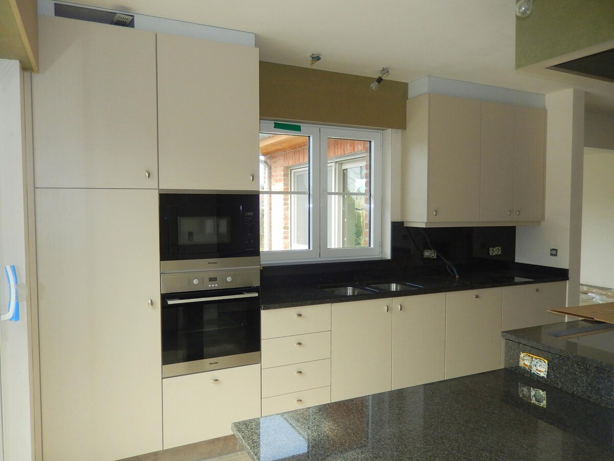 Uniek moderne nieuwbouwvilla met 4 slaapkamers 